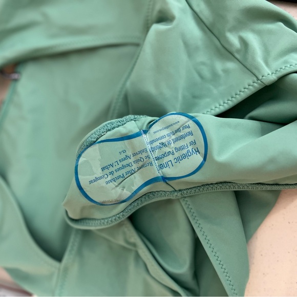 Reformation Tropicana one-piece brand new swimsuit size M - Picture 7 of 9